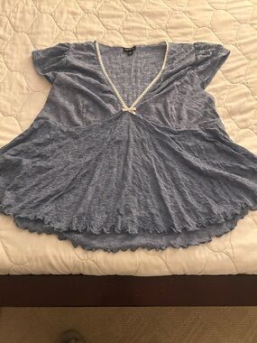 torrid Light Blue Textured V-Neck Short Sleeve Top with Lace Trim